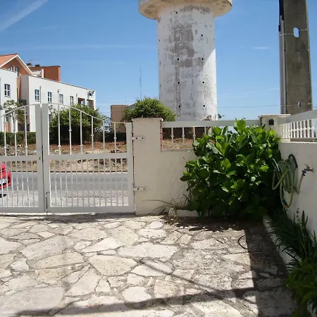 Casa Ana Almeida 度假居 *